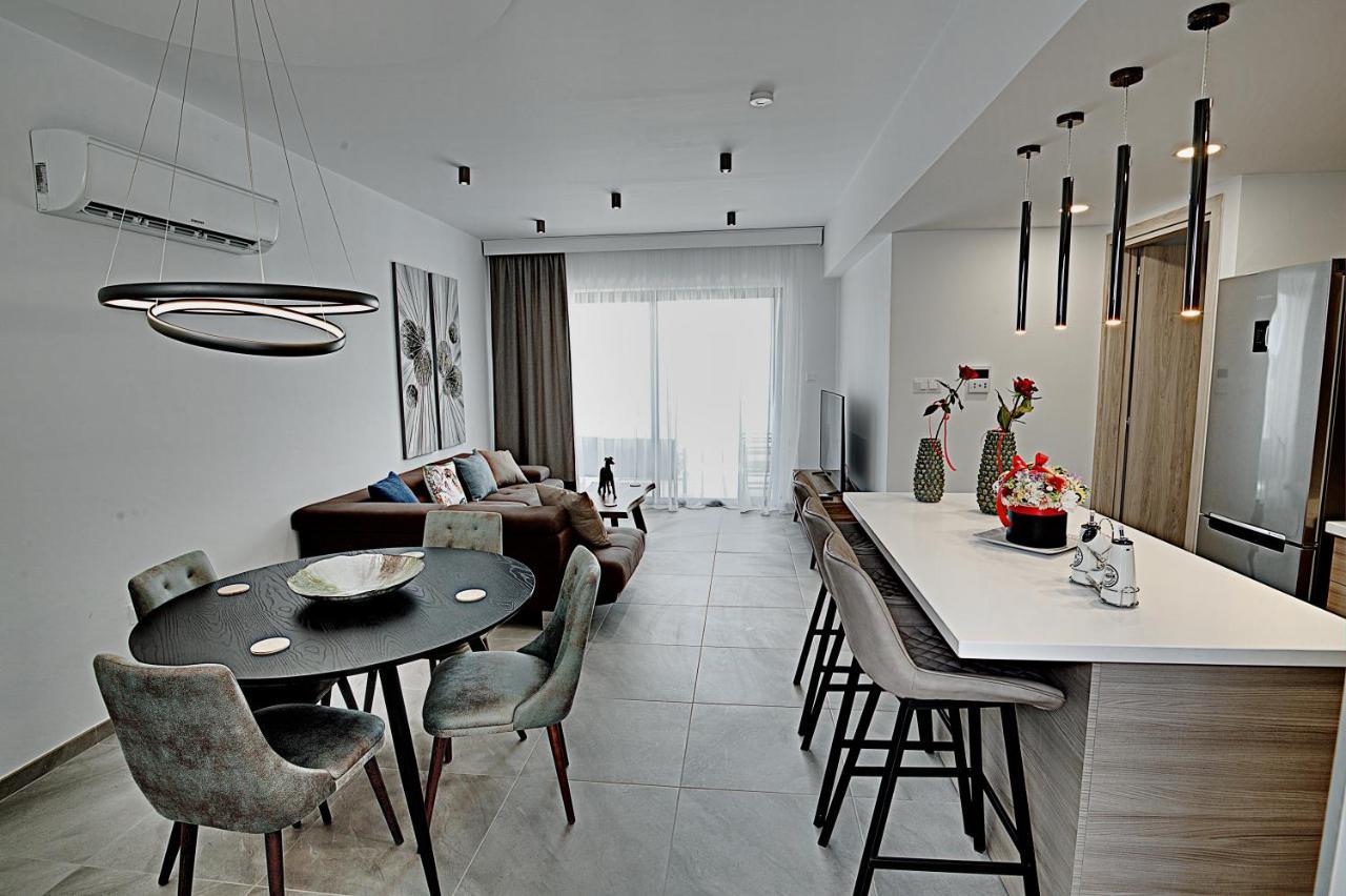 Golden Tree Apartment Paralimni Exterior foto